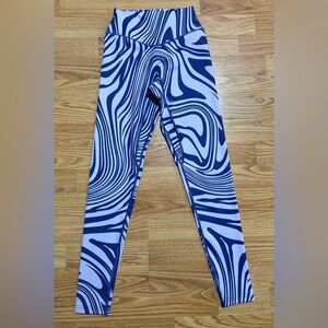 Cosmopolitan Women's Leggings - purple and White Swirl